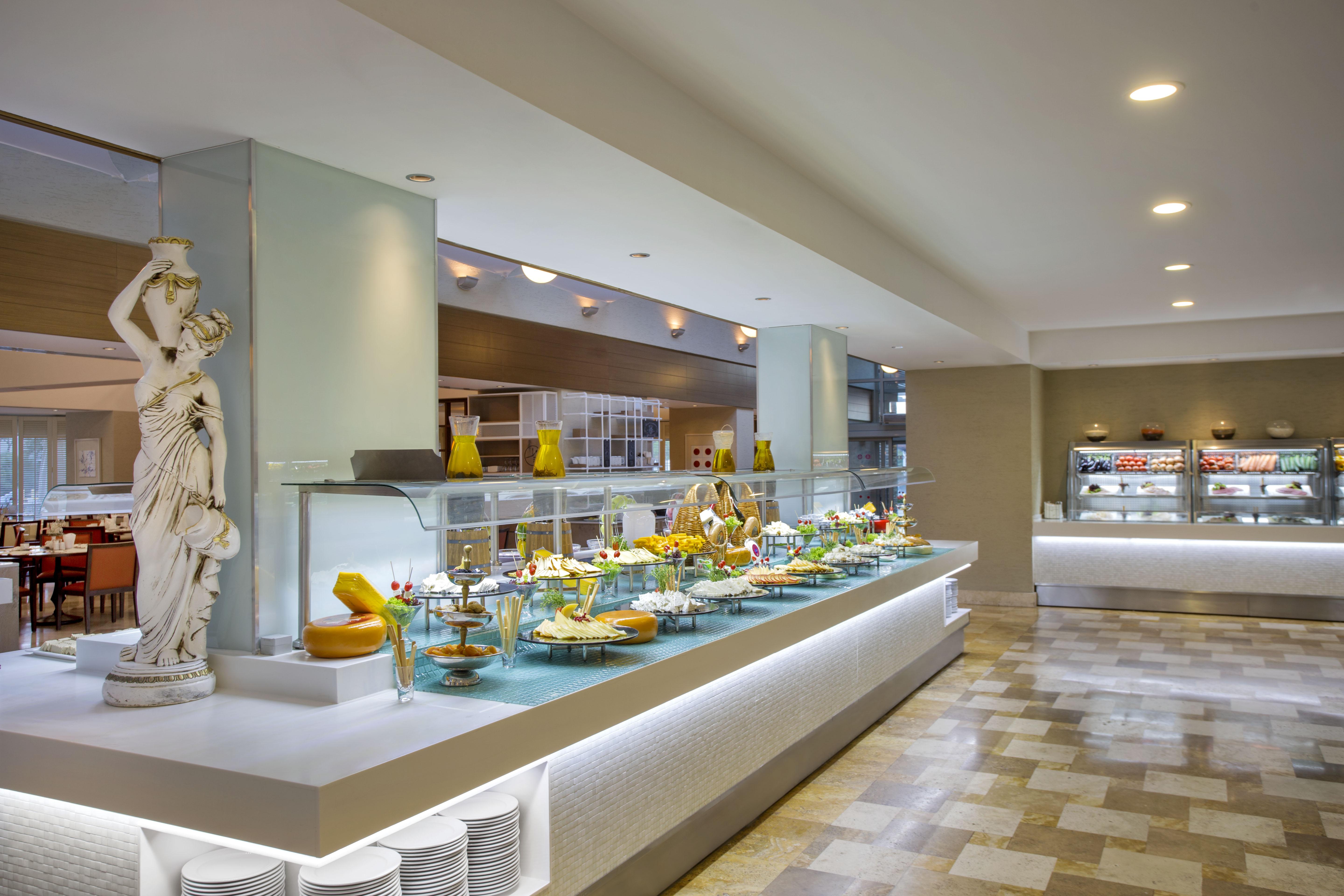 Lara Barut Collection Hotel Antalya Exterior foto The buffet at the hotel