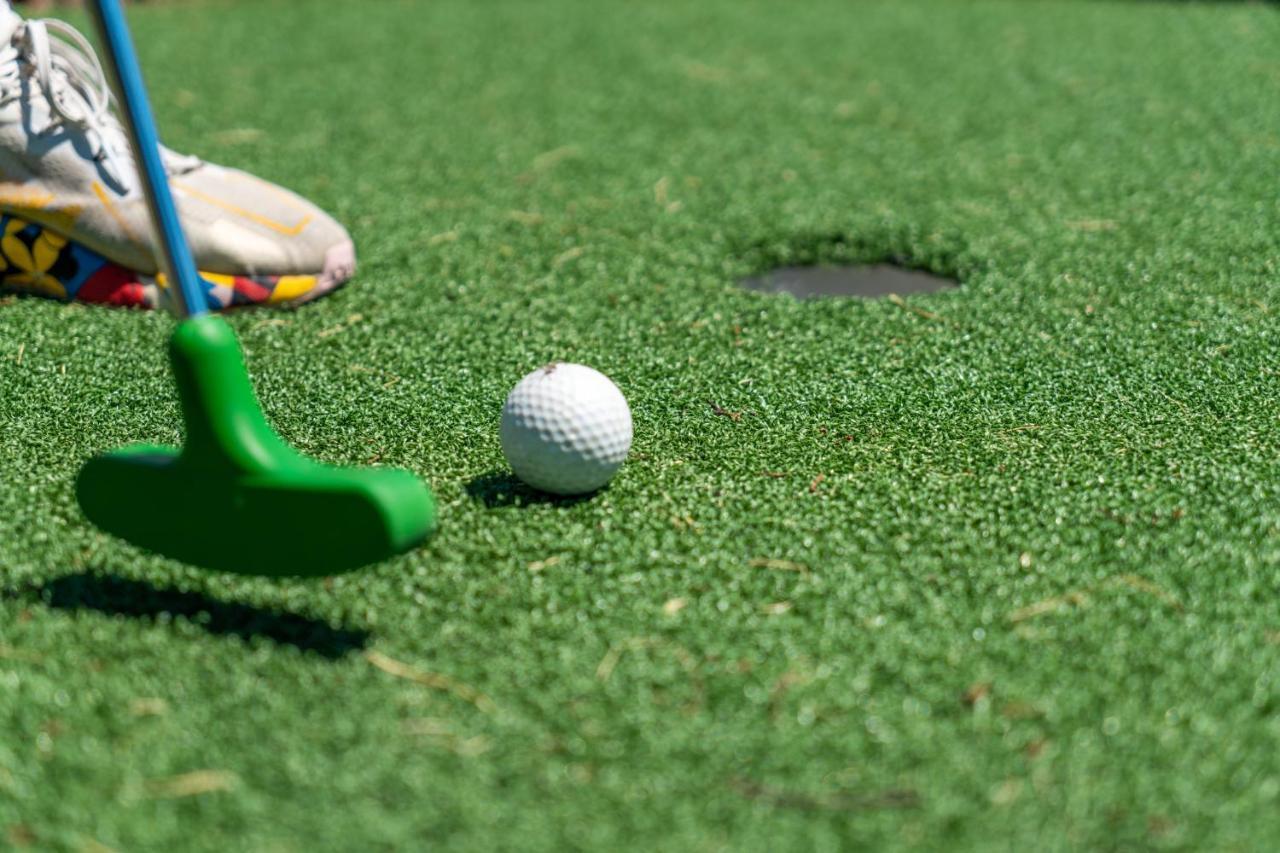 Lara Barut Collection Hotel Antalya Exterior foto Golf ball on putting green