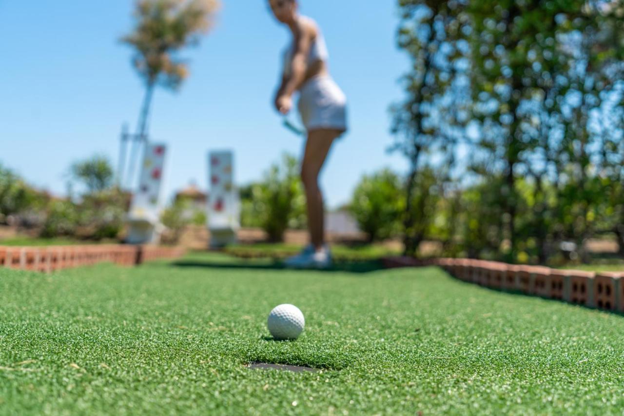 Lara Barut Collection Hotel Antalya Exterior foto Golf ball on putting green