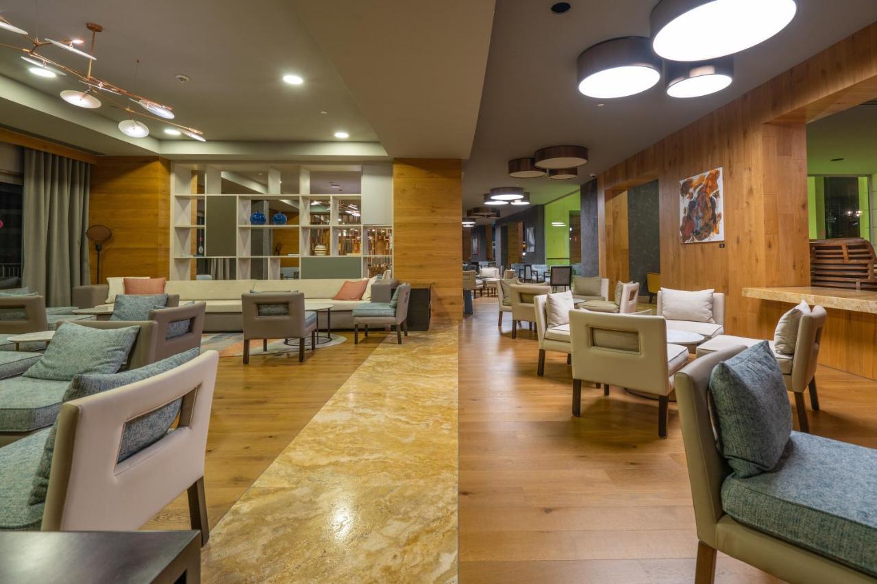 Lara Barut Collection Hotel Antalya Exterior foto The lounge at the airport