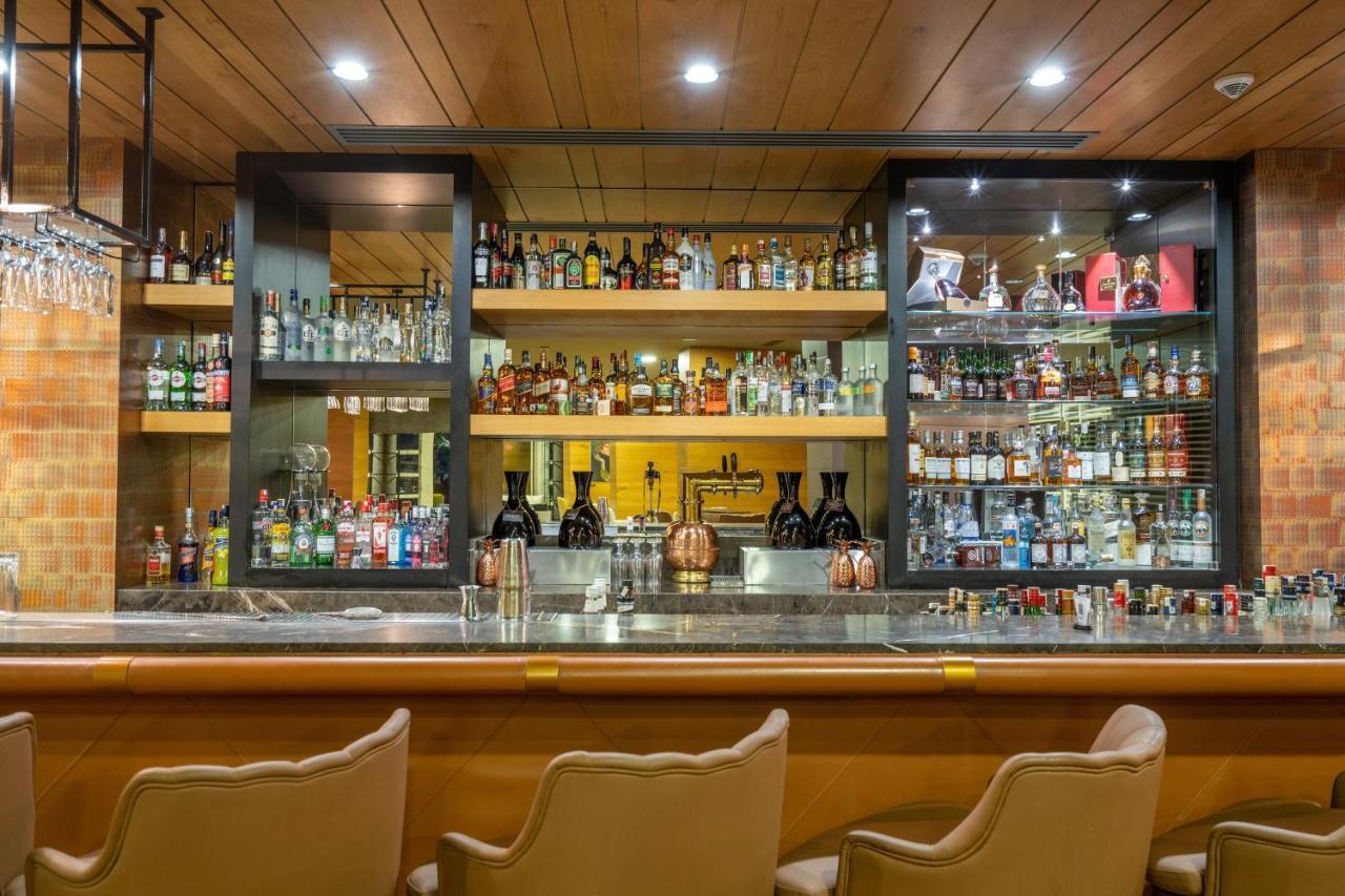Lara Barut Collection Hotel Antalya Exterior foto The bar at the 1905 Restaurant
